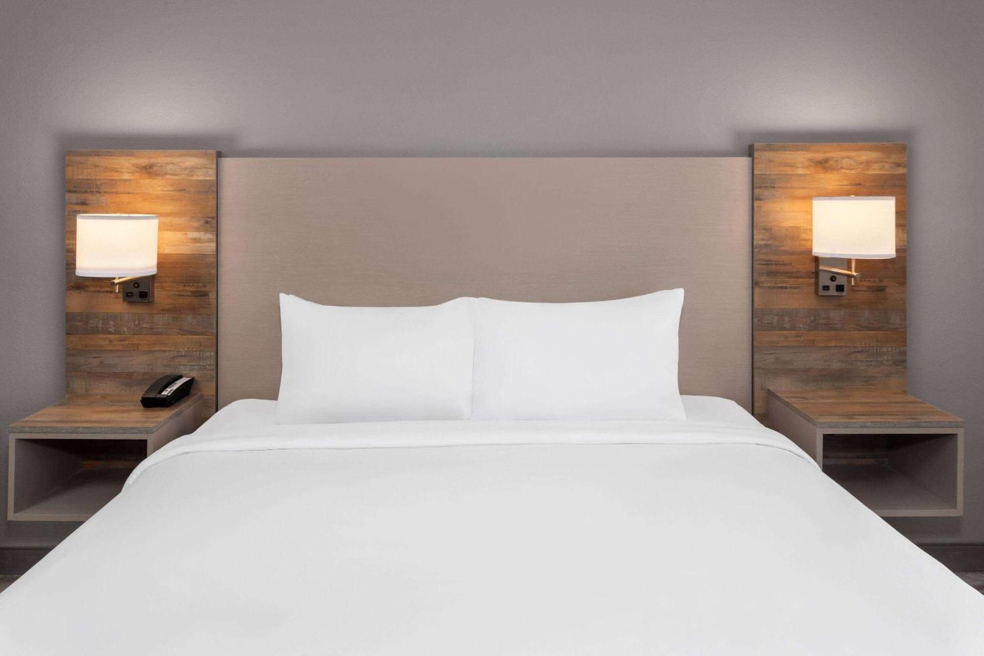Links Bos Landen Hotel & Spa Of Pella, Trademark By Wyndham Εξωτερικό φωτογραφία