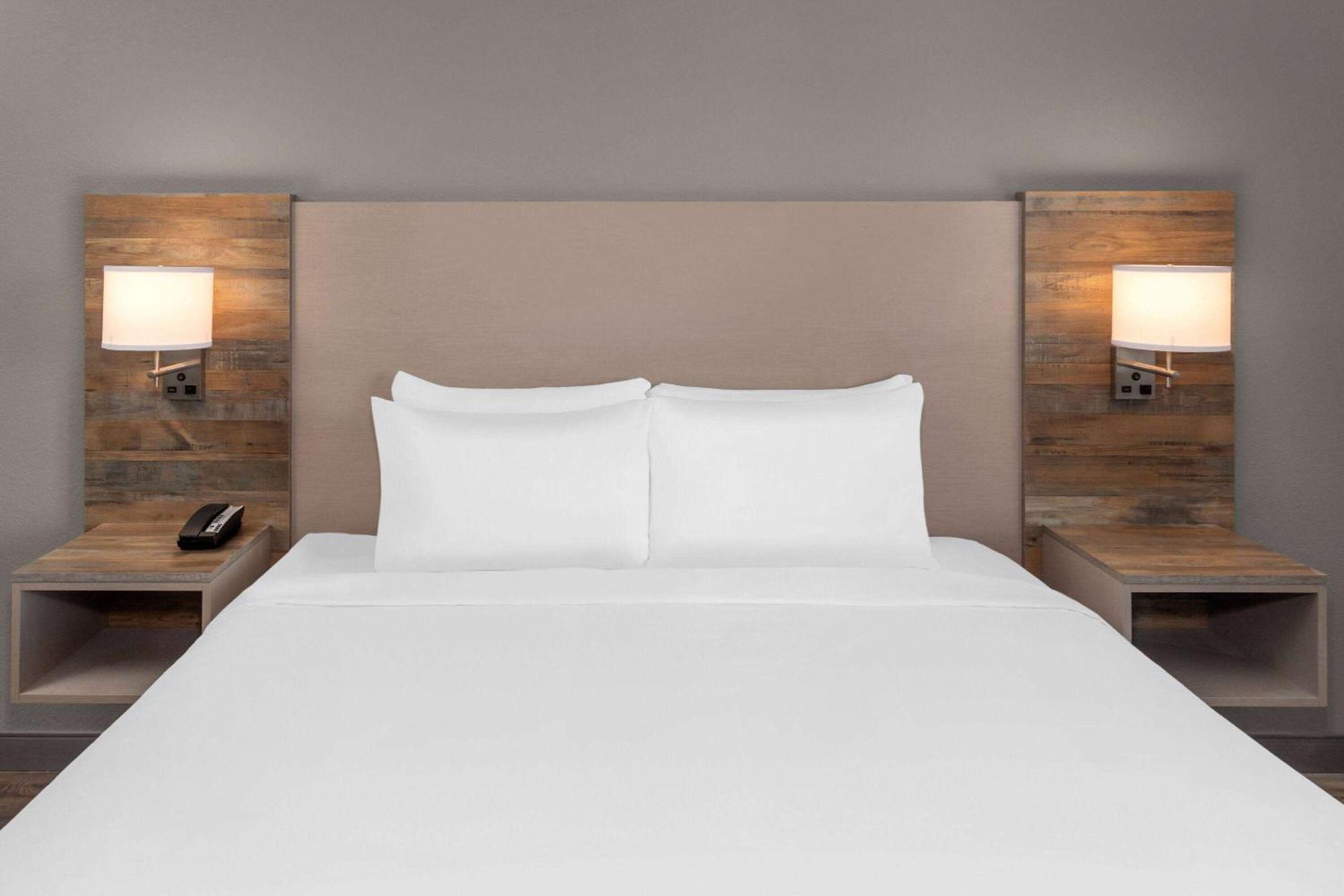 Links Bos Landen Hotel & Spa Of Pella, Trademark By Wyndham Εξωτερικό φωτογραφία
