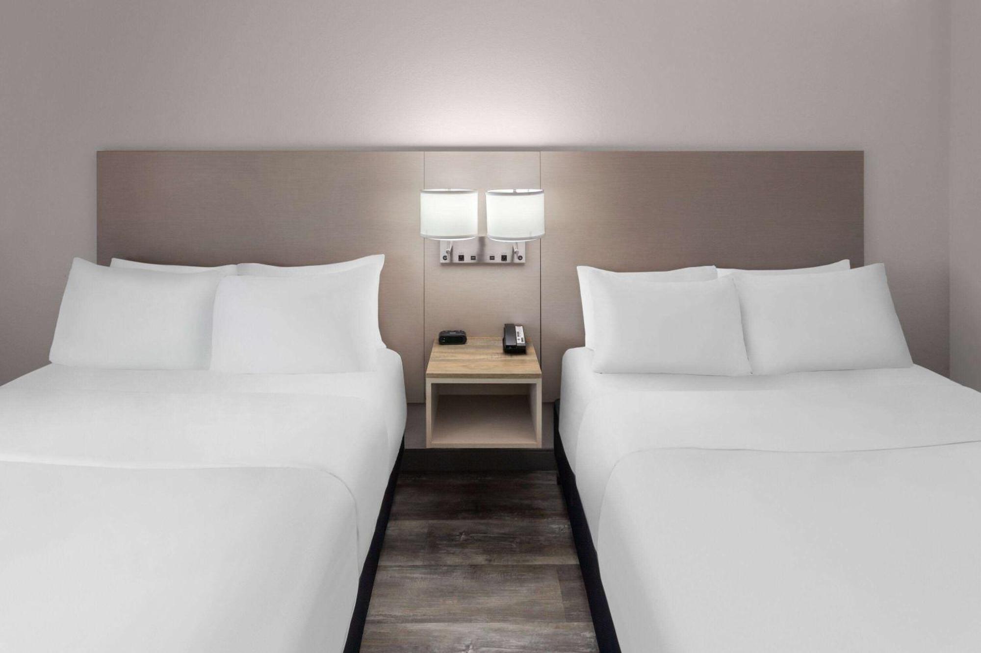 Links Bos Landen Hotel & Spa Of Pella, Trademark By Wyndham Εξωτερικό φωτογραφία